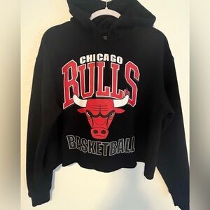 Hybrid Apparel Women’s Cropped Chicago Bulls Hoodie